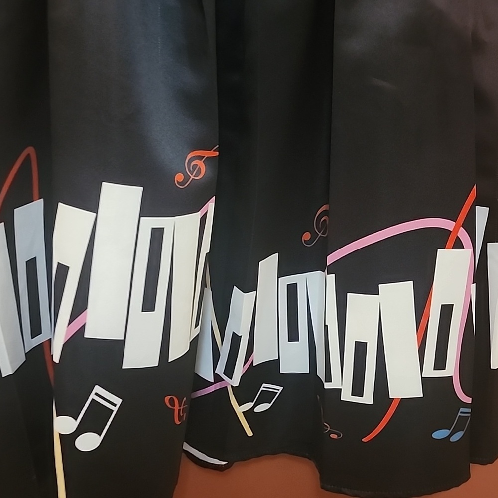 Skirt - Picture 3 of 3